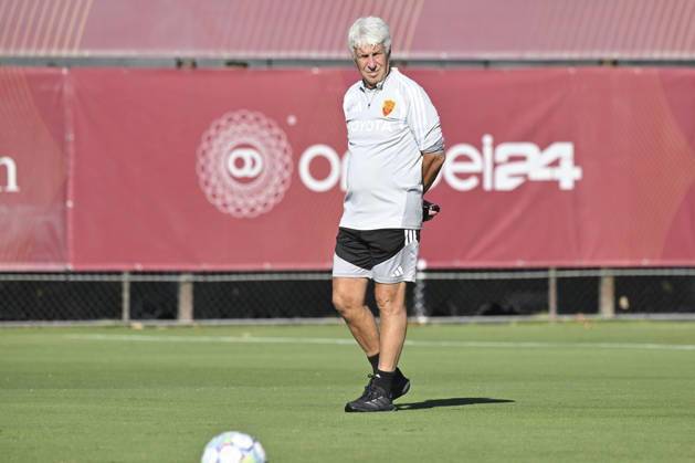 IPA89639251 - Gian Piero Gasperini, head coach of AS Roma, during the UEFA Champions League soccer match between AS Roma and Real Madrid, at a press conference, PK, Pressekonferenz and training session at the Trigoria Training Center on October 13, 2026, in Rome, Italy. During the AS Roma press conference for the UEFA Champions League soccer match in Rome, Italy, on October 13, 2026  Copyright: xRobertoxRamaccia IPAxSportx xx IPA89639251 IPA89639251