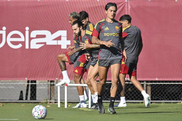IPA89639256 - Paulo Dybala of Roma during a training session ahead of the UEFA Champions League soccer match between AS Roma and Real Madrid, as well as the press conference, PK, Pressekonferenz and training at the Trigoria Training Center on October 13, 2026, in Rome, Italy. During the AS Roma press conference for the UEFA Champions League soccer match in Rome, Italy, on October 13, 2026  Copyright: xRobertoxRamaccia IPAxSportx xx IPA89639256 IPA89639256