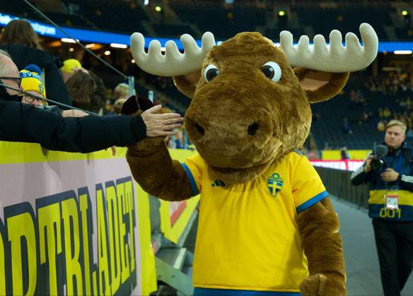 Strawberry Arena SOLNA, SWEDEN - OCTOBER 13: Swedish mascot Nick ahead of the World Cup 2027 qualifier match between Sweden and Lithuania at Strawberry Arena on October 13, 2026 in Solna, Sweden. (Peter Sonander SPP) Copyright: xx spp-en-PeSo-20261013_SPP_PeterSonander_6803