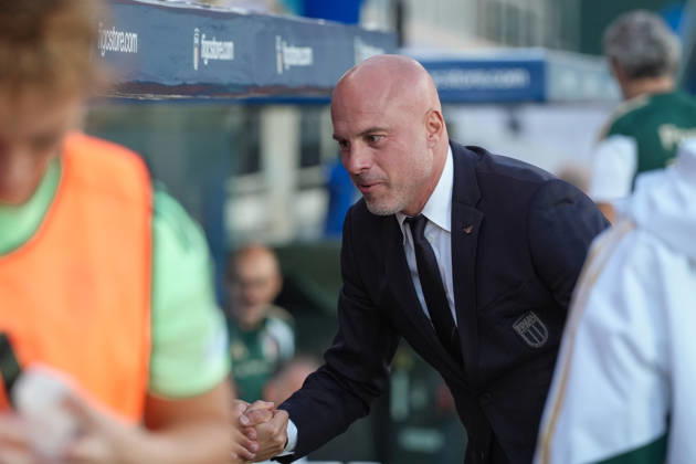 Italy s head coach Andrea Soncin greets his players during the Women s European Qualifiers 2027 play-off round 1 second leg soccer match between Italy and Belarus at the Artemio Franchi Stadium in Florence, Italy - Tuesday, October 13, 2026 -  Copyright: xMassimoxPaolone LaPressex