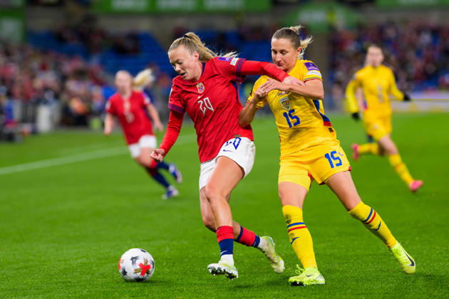 October 13, 2013: Synne Sofie Kinden Jensen of Norway and Brigita Goder of Romania during the FIFA Women’s World Cup Qualifier soccer match between Norway and Romania on October 13, 2026 in Oslo. Photo by Marius Simensen, BILDBYRÅN COP 238 MM0076 bbeng women s soccer football soccer FIFA World Cup qualifiers World Cup qualifiers women s World Cup qualifiers international match Norway Romania  Copyright: MARIUSxSIMENSEN BB261013BB532