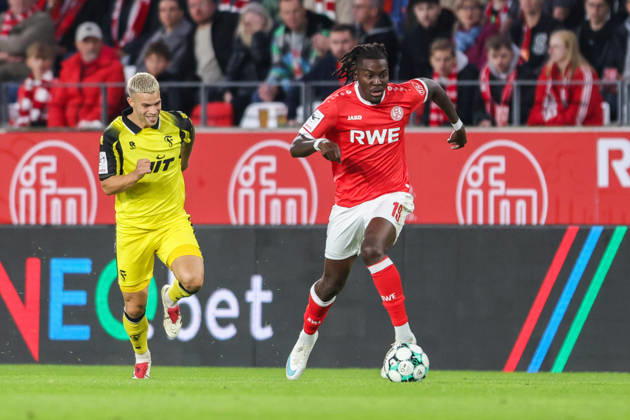 Soccer, 3rd Division, Matchday 9: Rot Weiss Essen vs. Fortuna Köln on October 13, 2026, at the Stadion an der Hafenstraße in Essen. Tom Geerkens (Köln, left) and Franci Bouebari (Essen, right). DFB regulations prohibit any use of photographs as image sequences and or quasi-video. xJRx