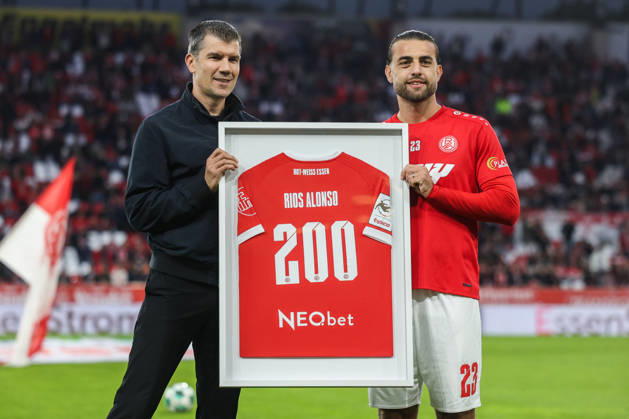 Soccer, 3rd Division, Matchday 9: Rot Weiss Essen vs. Fortuna Köln on October 13, 2026, at the Stadion an der Hafenstraße in Essen. Marcus Steegmann, Director of Professional Soccer; on the left, Jose Enrique Rios Alonso (Essen); on the right, DFB regulations prohibit any use of photographs as image sequences and or quasi-video. xJRx