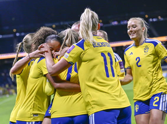 STOCKHOLM, SWEDEN, October 13, 2026. Sweden s Nathalie Björn is congratulated on her 10th goal during Tuesday s soccer match, a World Cup playoff between Sweden and Lithuania, at Strawberry Arena, STOCKHOLM, SWEDEN x10050x  Copyright: xPontusxLundahl TTx WORLD CUP PLAYOFF SWEDEN-LITHUANIA