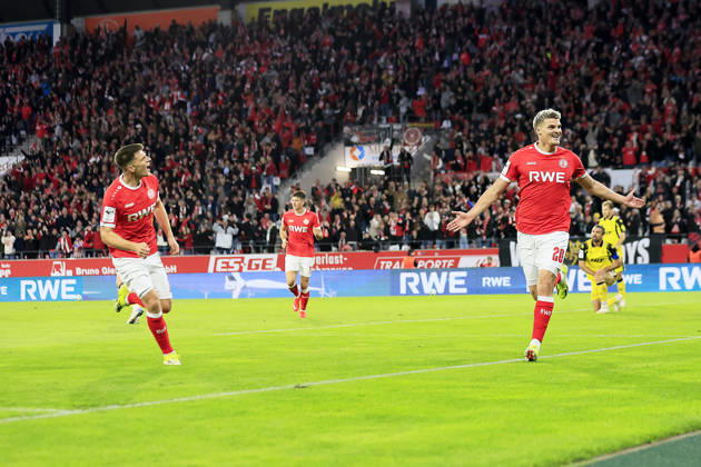 Soccer, 3rd Division, Matchday 09: Rot-Weiss Essen vs. Fortuna Köln on October 13, 2026, at the Stadion an der Hafenstraße in Essen. Goal celebration by Rot-Weiss Essen s Marek Janssen. Rot-Weiss Essen