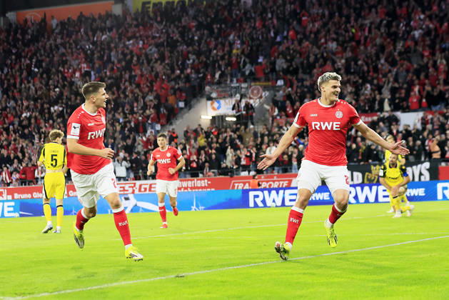 Soccer, 3rd Division, Matchday 09: Rot-Weiss Essen vs. Fortuna Köln on October 13, 2026, at the Stadion an der Hafenstraße in Essen. Goal celebration by Rot-Weiss Essen s Marek Janssen. Rot-Weiss Essen