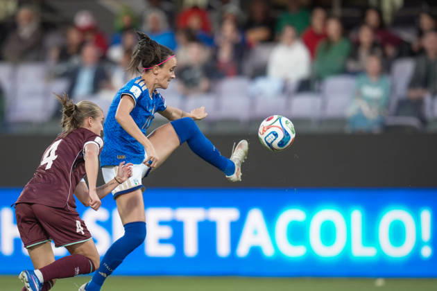 Italy s Barbara Bonansea fights for the ball with Belarus s Anastasiya Shlapakova during the Women s European Qualifiers 2027 play-off round 1 second leg soccer match between Italy and Belarus at the Artemio Franchi Stadium in Florence, Italy - Tuesday, October 13, 2026 -  Copyright: xMassimoxPaolone LaPressex