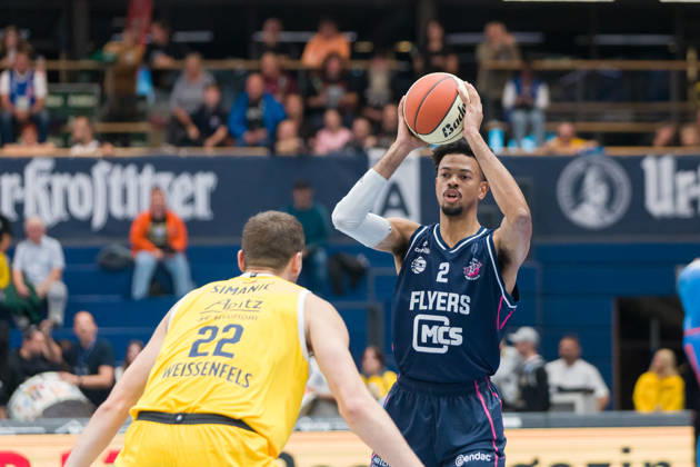 Borisa Simanic (MBC), 22, Michael Diggins Jr. (Bristol), 2, Syntainics MBC vs. Bristol Flyers, European North Basketball League (ENBL), 2026–27, Germany, United Kingdom, October 13, 2026, Weissenfels Stadthalle, Saxony-Anhalt, Germany