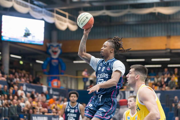 Cam Holden (Bristol), 0; Jure Planinic (MBC), 44; Syntainics MBC vs. Bristol Flyers, European North Basketball League (ENBL), October 27, 2026; Germany; United Kingdom; October 13, 2026; Weissenfels Stadthalle, Saxony-Anhalt, Germany