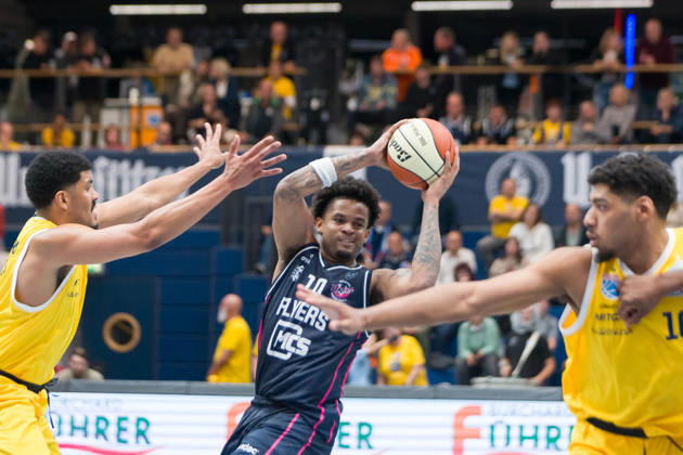 Gabriel de Oliveira (MBC), 1, Zach Anderson (Bristol), 10, Kostja Mushidi (MBC), 10, Syntainics (MBC) vs. Bristol Flyers, European North Basketball League (ENBL), 2026–27, Germany, United Kingdom, October 13, 2026, Weissenfels Stadthalle, Saxony-Anhalt, Germany