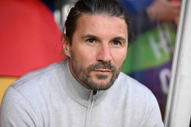 261013 RC Lens vs Sporting CP Head Coach Yannick Cahuzac of RC Lens pictured during the Uefa Champions League matchday 2 game in the League phase in season 2026 - 2027 between Racing Club de Lens and Sporting CP Lisbon on October 13 , 2026 in Lens, France. (Photo by David Catry Sportpix) Lens Stade Bollaert Delelis France  Copyright: xSportpixxDavidxCatryx