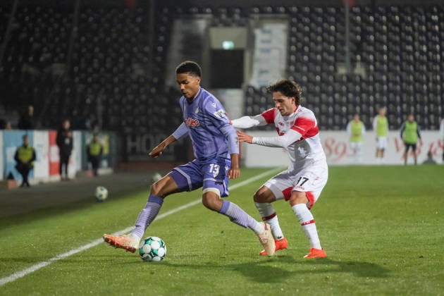 October 13, 2026, xjyhynx, Soccer 3rd Division, VfB Stuttgart U23 vs. TSG Hoffenheim II, from left: Tristan Spranger 13, TSG Hoffenheim II in a tackle with David Preu 37, VfB Stuttgart II vs. Aspach