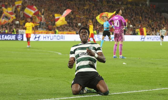 UEFA Champions League - RC Lens v Sporting Club de Portugal LENS, FRANCE, OCTOBER 13: GOAL 2-0, Issa Doumbia of Sporting CP goal celebration after scoring a goal to put Sporting Club de Portugal 2-0 ahead during the UEFA Champions League 2026 27 League Phase MD2 match between RC Lens and Sporting Club de Portugal at Stade Bollaert-Delelis on October 13, 2026 in Lens, France. (Photo by Daniel Weir) Lens Stade Bollaert-Delelis France Copyright: xDanielxWeir SportsxPressxPhotox Sportspressphoto_SPR254388