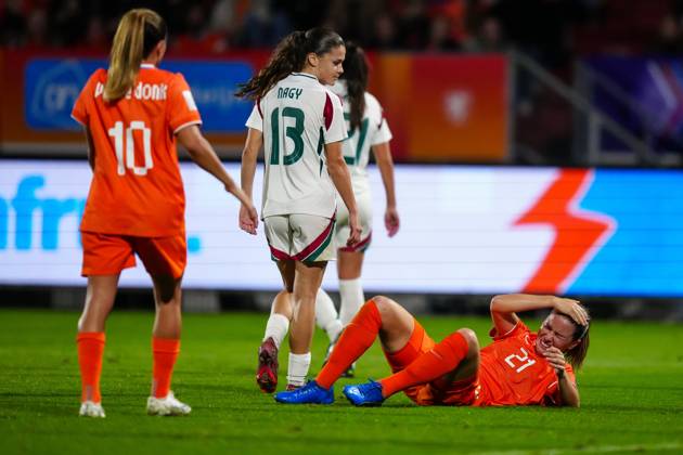 TILBURG , 13-10-2026 , Koning Willem II Stadium , season 2026 2027 , UEFA World Cup Qualification play-offs football , match between The Netherlands and Hungary (women) , picture shows injury of player Netherlands player Damaris Egurrola Netherlands - Hungary (women)  x208296513x Copyright: