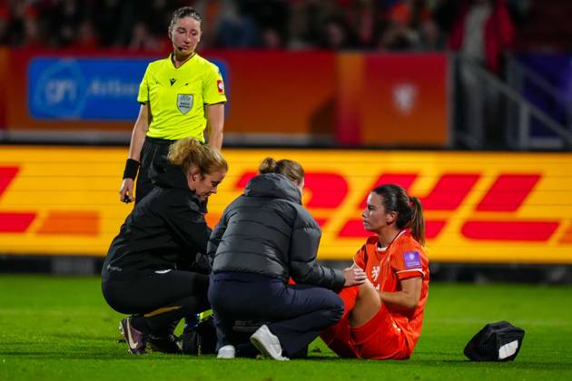 TILBURG , 13-10-2026 , Koning Willem II Stadium , season 2026 2027 , UEFA World Cup Qualification play-offs football , match between The Netherlands and Hungary (women) , picture shows injury of player Netherlands player Damaris Egurrola Netherlands - Hungary (women)  x208296644x Copyright: