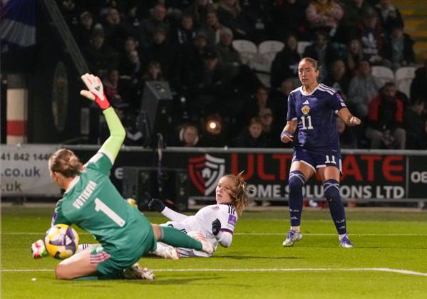 Kathleen McGovern of Scotland scores to tie the game 2-2 (Agg. 4-2). Scotland Women v Czechia, Women s European World Cup Qualifier, Football, The Marbill Coaches Stadium, Paisley, Scotland, UK - 13 Oct 2026Paisley The Marbill Coaches Stadium Scotland United Kingdom  Copyright: xStuartxWallace Shutterstockx 17214114az