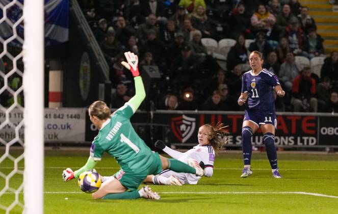 Kathleen McGovern of Scotland scores to tie the game 2-2 (Agg. 4-2). Scotland Women v Czechia, Women s European World Cup Qualifier, Football, The Marbill Coaches Stadium, Paisley, Scotland, UK - 13 Oct 2026Paisley The Marbill Coaches Stadium Scotland United Kingdom  Copyright: xStuartxWallace Shutterstockx 17214114ay