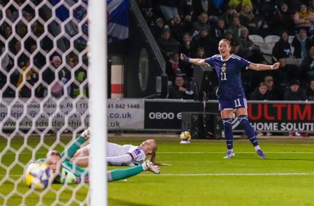 Kathleen McGovern of Scotland scores to tie the game 2-2 (Agg. 4-2). Scotland Women v Czechia, Women s European World Cup Qualifier, Football, The Marbill Coaches Stadium, Paisley, Scotland, UK - 13 Oct 2026Paisley The Marbill Coaches Stadium Scotland United Kingdom  Copyright: xStuartxWallace Shutterstockx 17214114bc