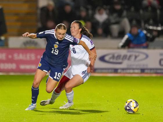 Lauren Davidson of Scotland beats Eva Bartonova of Czechia Scotland Women v Czechia, Women s European World Cup Qualifier, Football, The Marbill Coaches Stadium, Paisley, Scotland, UK - 13 Oct 2026Paisley The Marbill Coaches Stadium Scotland United Kingdom  Copyright: xStuartxWallace Shutterstockx 17214114bf