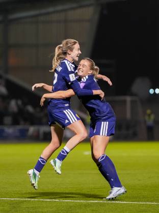 Christy Grimshaw of Scotland celebrates with team mate Amy Muir after scoring to give Scotland a 3-2 (Agg. 5-2). Scotland Women v Czechia, Women s European World Cup Qualifier, Football, The Marbill Coaches Stadium, Paisley, Scotland, UK - 13 Oct 2026Paisley The Marbill Coaches Stadium Scotland United Kingdom  Copyright: xStuartxWallace Shutterstockx 17214114bu