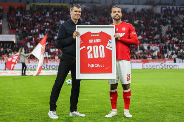 Soccer, 3rd Division, Matchday 9: Rot Weiss Essen vs. Fortuna Köln on October 13, 2026, at the Stadion an der Hafenstraße in Essen. Marcus Steegmann, Director of Professional Soccer; on the left, Jose Enrique Rios Alonso (Essen); on the right, DFB regulations prohibit any use of photographs as image sequences and or quasi-video. xJRx