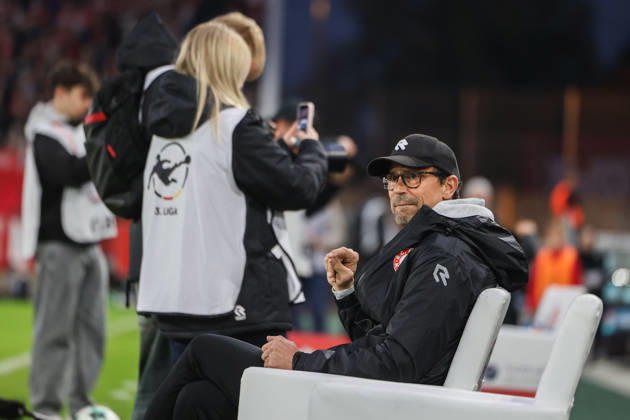 Soccer, 3rd Division, Matchday 9: Rot Weiss Essen vs. Fortuna Köln on October 13, 2026, at the Stadion an der Hafenstraße in Essen. Matthias Mink, Head Coach of Köln. DFB regulations prohibit any use of photographs as image sequences and or quasi-video. xJRx