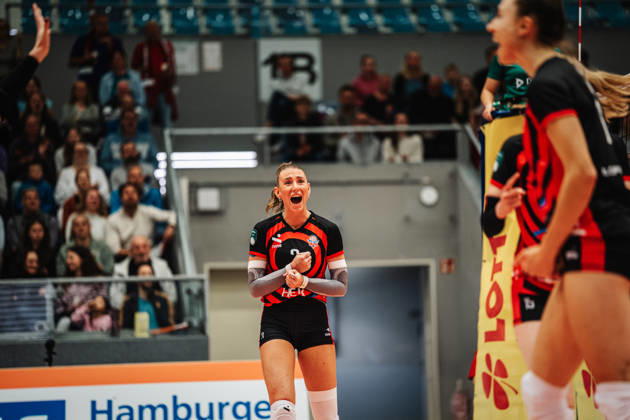 Women s Volleyball, 2026–2027 Season, DEKRA 1 Volleyball Bundesliga, ETV Hamburger Volksbank Volleys vs. Schwarz Weiß Erfurt, October 13, 2026, Lina Köster 3, ETV Hamburger Volksbank Volleys celebrate, Hamburg CU Arena, Hamburg, Germany