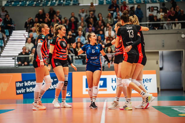 Women s Volleyball, 2026–2027 Season, DEKRA 1 Volleyball Bundesliga, ETV Hamburger Volksbank Volleys vs. Schwarz Weiß Erfurt, October 13, 2026. ETV celebrates; Francesca Galuppi (No. 6) in the center. ETV Hamburger Volksbank Volleys, Hamburg, CU Arena, Hamburg, Germany