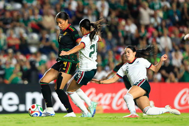MEXICAN WOMEN S NATIONAL TEAM MEXICO VS. JAMAICA, INTERNATIONAL FRIENDLY, OCTOBER 13, 2026, QUERÉTARO, MEXICO Action photo of Chantelle Swaby (L) of Jamaica and Maricarmen Reyes of Mexico (24) during an international friendly match against Jamaica at Estadio Corregidora in Querétaro, Mexico. PHOTO BY IMAGENSHOP AGENCIA FOTOGRAFICA QUERÉTARO, QUERÉTARO, MEXICO Copyright: xLUISxGONZALEZx