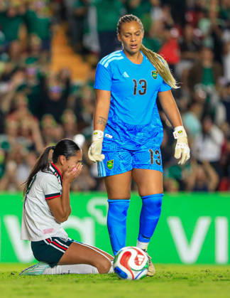 MEXICAN WOMEN S NATIONAL TEAM MEXICO VS. JAMAICA, INTERNATIONAL FRIENDLY, OCTOBER 13, 2026, QUERÉTARO, MEXICO Action photo of Maricarmen Reyes (No. 24) of Mexico and Rebecca Spencer (No. 13) of Jamaica during an international friendly match at the Estadio Corregidora in Querétaro, Mexico. PHOTO BY IMAGENSHOP AGENCIA FOTOGRAFICA QUERÉTARO, QUERÉTARO, MEXICO Copyright: xLUISxGONZALEZx