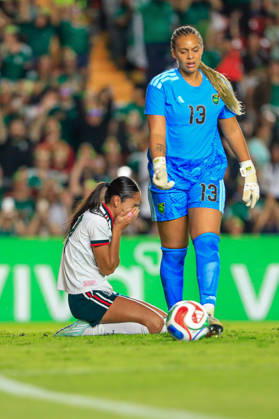 MEXICAN WOMEN S NATIONAL TEAM MEXICO VS. JAMAICA, INTERNATIONAL FRIENDLY, OCTOBER 13, 2026, QUERÉTARO, MEXICO Action photo of Maricarmen Reyes (No. 24) of Mexico and Rebecca Spencer (No. 13) of Jamaica during an international friendly match at the Estadio Corregidora in Querétaro, Mexico. PHOTO BY IMAGENSHOP AGENCIA FOTOGRAFICA QUERÉTARO, QUERÉTARO, MEXICO Copyright: xLUISxGONZALEZx