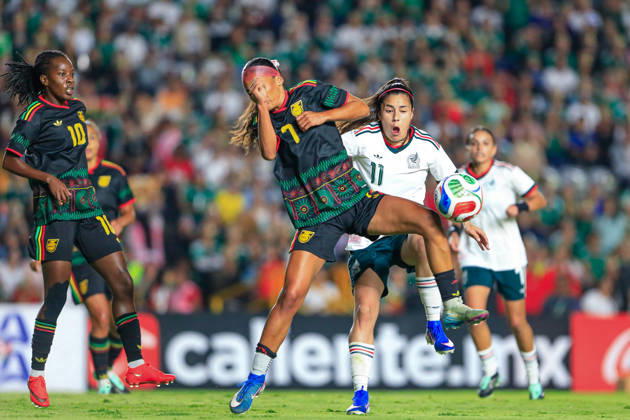MEXICAN WOMEN S NATIONAL TEAM MEXICO VS. JAMAICA, INTERNATIONAL FRIENDLY, OCTOBER 13, 2026, QUERÉTARO, MEXICO Action photo of Mimi Van Zanten (L) of Jamaica and Jacqueline Ovalle (R) of Mexico during an international friendly match at the Estadio Corregidora in Querétaro, Mexico. PHOTO BY IMAGENSHOP AGENCIA FOTOGRAFICA QUERÉTARO, QUERÉTARO, MEXICO Copyright: xLUISxGONZALEZx