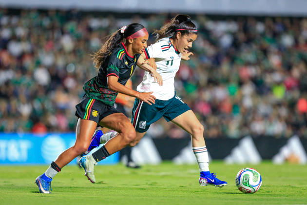 MEXICAN WOMEN S NATIONAL TEAM MEXICO VS. JAMAICA, INTERNATIONAL FRIENDLY, OCTOBER 13, 2026, QUERÉTARO, MEXICO Action photo of Mimi Van Zanten (L) of Jamaica and Jacqueline Ovalle (R) of Mexico during an international friendly match at the Estadio Corregidora in Querétaro, Mexico. PHOTO BY IMAGENSHOP AGENCIA FOTOGRAFICA QUERÉTARO, QUERÉTARO, MEXICO Copyright: xLUISxGONZALEZx