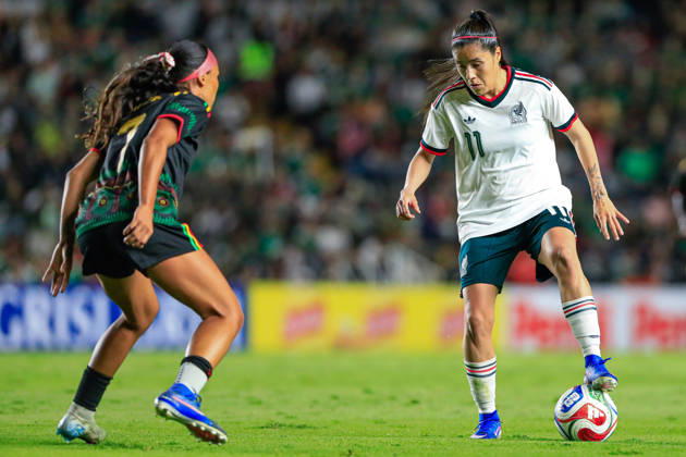 MEXICAN WOMEN S NATIONAL TEAM MEXICO VS. JAMAICA, INTERNATIONAL FRIENDLY, OCTOBER 13, 2026, QUERÉTARO, MEXICO Action photo of Mimi Van Zanten (L) of Jamaica and Jacqueline Ovalle (R) of Mexico during an international friendly match at the Estadio Corregidora in Querétaro, Mexico. PHOTO BY IMAGENSHOP AGENCIA FOTOGRAFICA QUERÉTARO, QUERÉTARO, MEXICO Copyright: xLUISxGONZALEZx