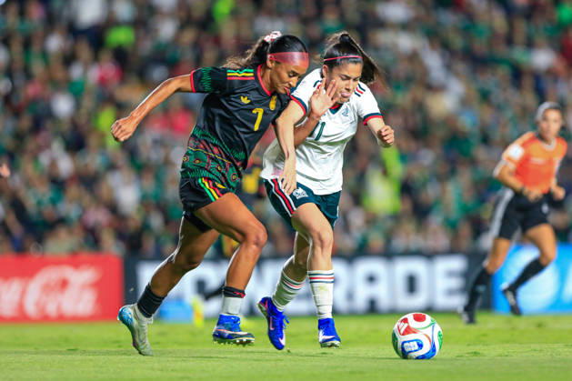 MEXICAN WOMEN S NATIONAL TEAM MEXICO VS. JAMAICA, INTERNATIONAL FRIENDLY, 10 13 2026 QUERÉTARO, MEXICO Action photo of Mimi Van Zant (L) of Jamaica and Jacqueline Ovalle (R) of Mexico during an international friendly match at the Estadio Corregidora in Querétaro, Mexico. PHOTO BY IMAGENSHOP AGENCIA FOTOGRAFICA QUERÉTARO, QUERÉTARO, MEXICO Copyright: xLUISxGONZALEZx