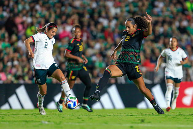 MEXICAN WOMEN S NATIONAL TEAM MEXICO VS. JAMAICA, INTERNATIONAL FRIENDLY, 10 13 2026 QUERÉTARO, MEXICO Action photo of Kenti Robles (L) of Mexico and Naya Cardoza (R) of Jamaica during an international friendly match at the Estadio Corregidora in Querétaro, Mexico. PHOTO BY IMAGENSHOP AGENCIA FOTOGRAFICA QUERÉTARO, QUERÉTARO, MEXICO Copyright: xLUISxGONZALEZx