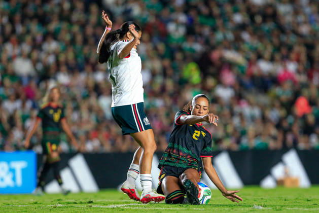 MEXICAN WOMEN S NATIONAL TEAM MEXICO VS. JAMAICA, INTERNATIONAL FRIENDLY, 10 13 2026, QUERÉTARO, MEXICO Action photo of Rebeca Bernal (L) of Mexico and Naya Cardoza (R) of Jamaica during an international friendly match at the Estadio Corregidora in Querétaro, Mexico. PHOTO BY IMAGENSHOP AGENCIA FOTOGRAFICA QUERÉTARO, QUERÉTARO, MEXICO Copyright: xLUISxGONZALEZx