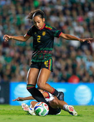 MEXICAN WOMEN S NATIONAL TEAM MEXICO VS. JAMAICA, INTERNATIONAL FRIENDLY, 10 13 2026, QUERÉTARO, MEXICO Action photo of Aaliyah Farmer (L) of Mexico and Naya Cardoza (R) of Jamaica during an international friendly match at the Estadio Corregidora in Querétaro, Mexico. PHOTO BY IMAGENSHOP AGENCIA FOTOGRAFICA QUERÉTARO, QUERÉTARO, MEXICO Copyright: xLUISxGONZALEZx