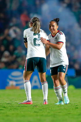 MEXICAN WOMEN S NATIONAL TEAM MEXICO VS. JAMAICA, INTERNATIONAL FRIENDLY, 10 13 2026 QUERÉTARO, MEXICO Action photo of Charlyn Corral (R) of Mexico during an international friendly match at the Estadio Corregidora in Querétaro, Mexico. PHOTO BY IMAGENSHOP AGENCIA FOTOGRAFICA QUERÉTARO, QUERÉTARO, MEXICO Copyright: xLUISxGONZALEZx