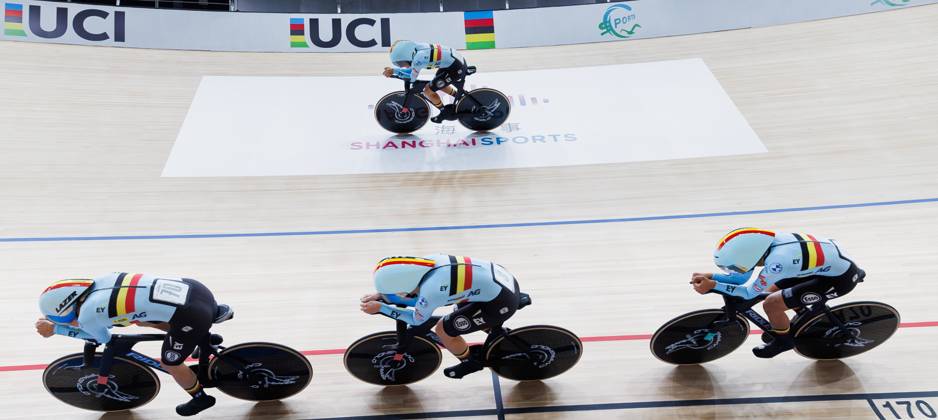 L-R, Belgian Helene Hesters; Belgian Katrijn De Clercq (up); Belgian Luca Vierstraete and Belgian Shari Bossuyt pictured in action during the Women™s Scratch event at the UCI Track cycling, Rad, Radsport, Bahnrad, Bahn World Championships in Shanghai, China on Wednesday 14 October 2026. The worlds are taking place from 14 to 18 October 2026. BENOITxDOPPAGNE  x189755344x