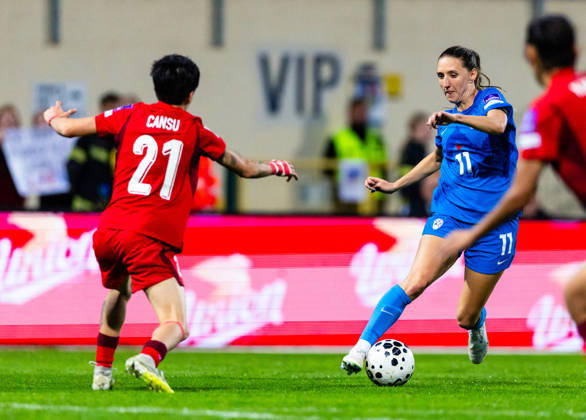 SOCCER - FIFA World Cup, WM, Weltmeisterschaft, Fussball - Women s Qualifiers - Slovenia vs. Turkey Photo by IPA ABACAPRESS.COM89666622 - Cansu Kaya of Turkey (TUR) vs. Lara Prasnikar of Slovenia (SLO) during a soccer match between Slovenia (SLO) and Turkey (TUR) in Round 1 of the Playoffs of the 2027 FIFA Women s European Qualifiers at Domzale Stadium, Domžale, Slovenia, on October 13, 2026. Photo by Nik Moder Moder Photo Agency during the Women’s Qualifiers—Slovenia vs. Turkey, a FIFA World Cup match on October 13, 2026  Copyright: xIPAxSport ABACAx