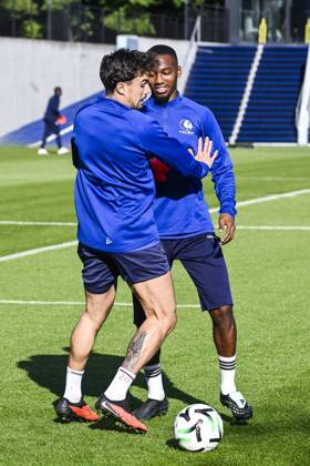 Gent s Tiago Araujo and Gent s Michel-Ange Sumai Balikwisha pictured in action during a training session of Belgian soccer team KAA Gent, Wednesday 14 October 2026 in Gent. The team is preparing for the opening match of the UEFA Conference League league phase against Danish Aarhus GF tomorrow. TOMxGOYVAERT  x189774536x