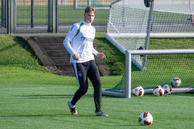 Jan Leszczynski, Borussia Mönchengladbach, No. 5 during passing drills; Borussia Mönchengladbach Open Practice, Soccer, Bundesliga, 2026–2027 Season, October 14, 2026, public training session for Borussia Mönchengladbach, soccer, Bundesliga, 2026–2027 season, October 14, 2026, Mönchengladbach Copyright: xEibner-Pressefoto ThomasxHaeslerx EP_THR