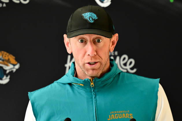 Jacksonville Jaguars, Press and Training Jacksonville Jaguars Head coach Liam Coen during the press conference, PK, Pressekonferenz practise session for Jacksonville Jaguars at the Grove Hotel, Chandler s Cross, UK on 14 October 2026. Chandler s Cross Grove Hotel Hertfordshire UK Editorial use only , Copyright: xDennisxGoodwinx PSI-24998-0012