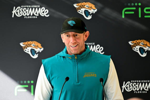 Jacksonville Jaguars, Press and Training Jacksonville Jaguars Head coach Liam Coen during the press conference, PK, Pressekonferenz practise session for Jacksonville Jaguars at the Grove Hotel, Chandler s Cross, UK on 14 October 2026. Chandler s Cross Grove Hotel Hertfordshire UK Editorial use only , Copyright: xDennisxGoodwinx PSI-24998-0005