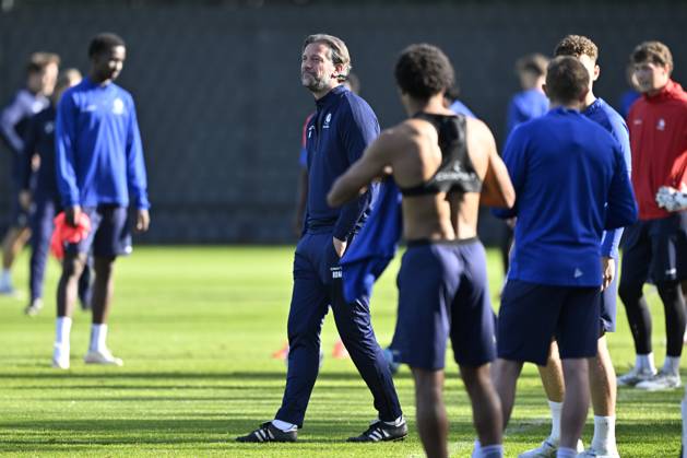 KAA Gent v AGF Aarhus - UEFA Conference League Media Activities 14 10 2026 GENT, BELGIUM - OCTOBER 14 : De Mil Rik head coach of KAA Gent pictured during a training session ahead of the UEFA Conference League 2026 27 League Phase matchday 1 match between KAA Gent and AGF Aarhus on October 14, 2026 in Gent, Belgium, 14 10 2026 Gent Belgium Copyright: xJanxDexMeuleneirx