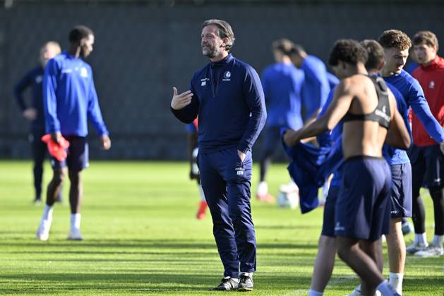 KAA Gent v AGF Aarhus - UEFA Conference League Media Activities 14 10 2026 GENT, BELGIUM - OCTOBER 14 : De Mil Rik head coach of KAA Gent pictured during a training session ahead of the UEFA Conference League 2026 27 League Phase matchday 1 match between KAA Gent and AGF Aarhus on October 14, 2026 in Gent, Belgium, 14 10 2026 Gent Belgium  Copyright: xJanxDexMeuleneirx