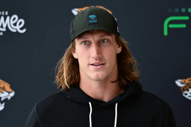 Jacksonville Jaguars, Press and Training Jacksonville Jaguars quarterback Trevor Lawrence (16) during the press conference, PK, Pressekonferenz practise session for Jacksonville Jaguars at the Grove Hotel, Chandler s Cross, UK on 14 October 2026. Chandler s Cross Grove Hotel Hertfordshire UK Editorial use only , Copyright: xDennisxGoodwinx PSI-24998-0103