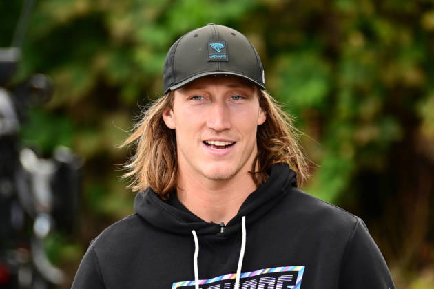Jacksonville Jaguars, Press and Training Jacksonville Jaguars quarterback Trevor Lawrence (16) during the press conference, PK, Pressekonferenz practise session for Jacksonville Jaguars at the Grove Hotel, Chandler s Cross, UK on 14 October 2026. Chandler s Cross Grove Hotel Hertfordshire UK Editorial use only , Copyright: xDennisxGoodwinx PSI-24998-0105