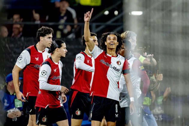 ROTTERDAM: Feyenoord midfielder Gjivai Zechiël scores to tie the game at 1–1 and celebrates the goal during the UEFA Champions League match between Feyenoord and Como at De Kuip on October 14, 2026, in Rotterdam, the Netherlands. Photo by DeFodi Images